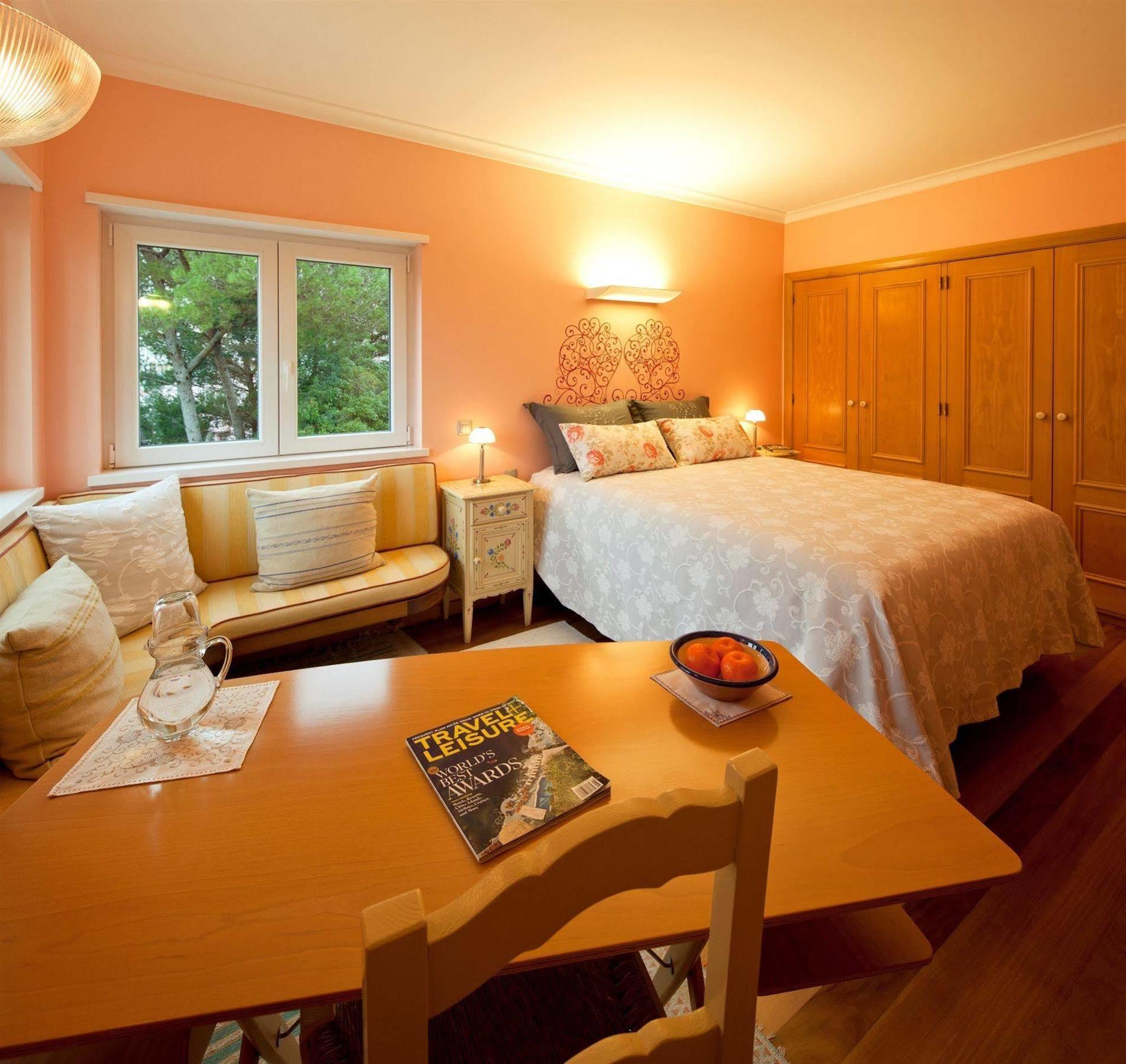 Dolce Vita Guesthouse Эшторил Экстерьер фото